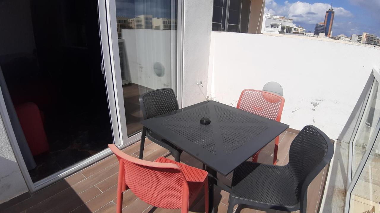 Hub Apartment Saint Julian's Екстериор снимка